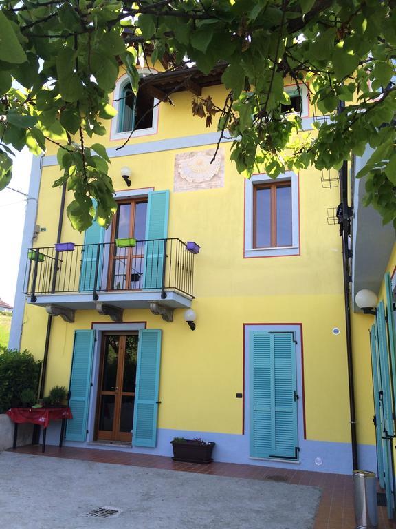 La Terrazza Del Barbaresco Panzió Neviglie Kültér fotó