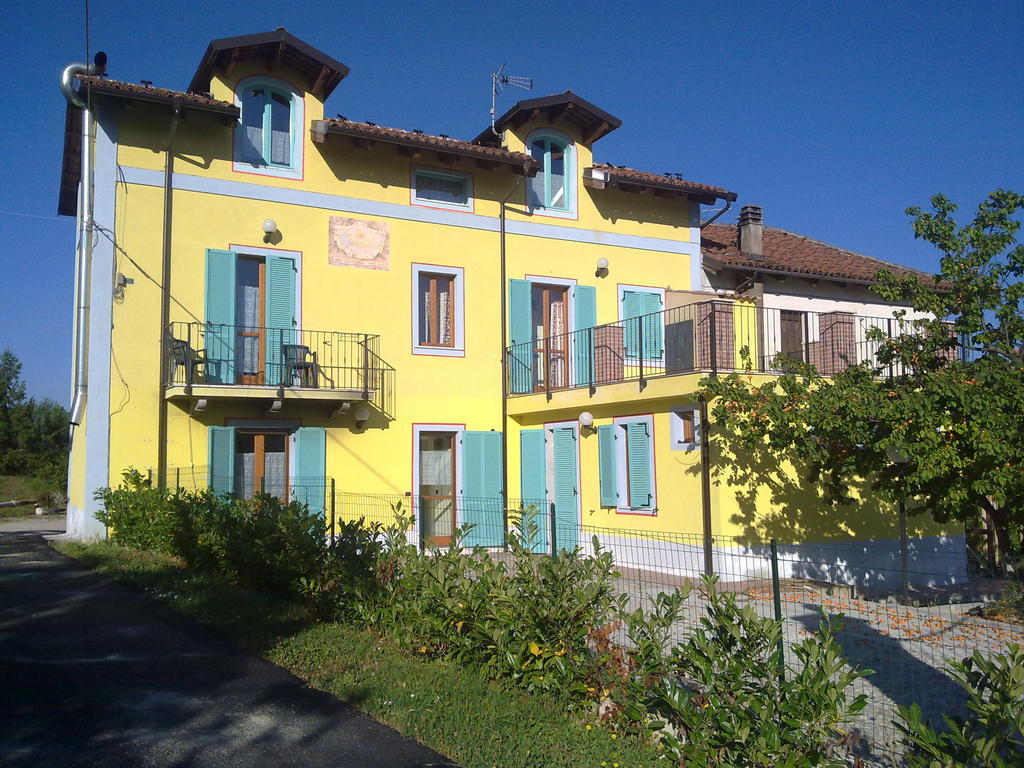 La Terrazza Del Barbaresco Panzió Neviglie Kültér fotó