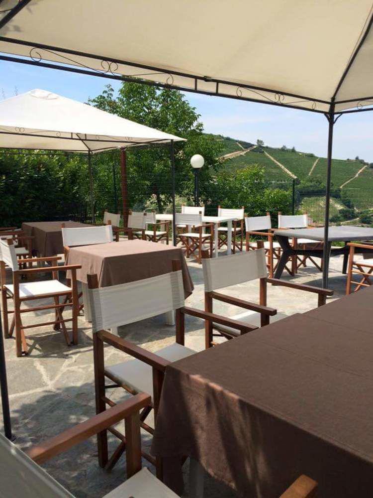 La Terrazza Del Barbaresco Panzió Neviglie Kültér fotó