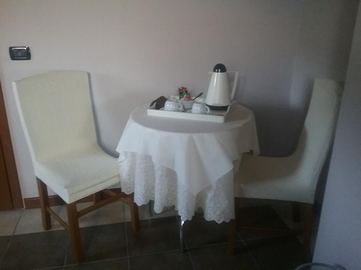 La Terrazza Del Barbaresco Panzió Neviglie Kültér fotó