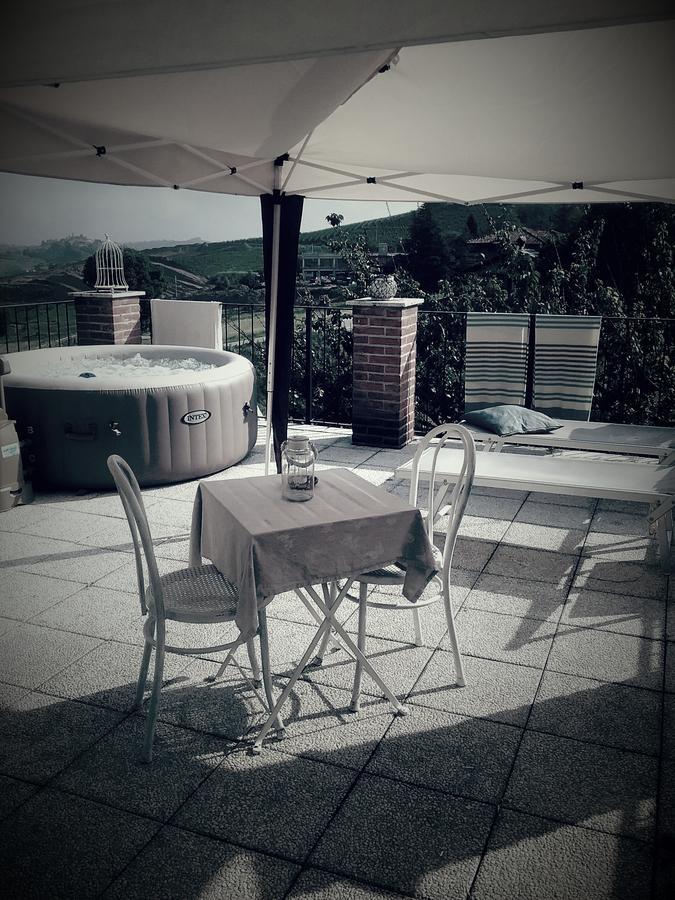 La Terrazza Del Barbaresco Panzió Neviglie Kültér fotó