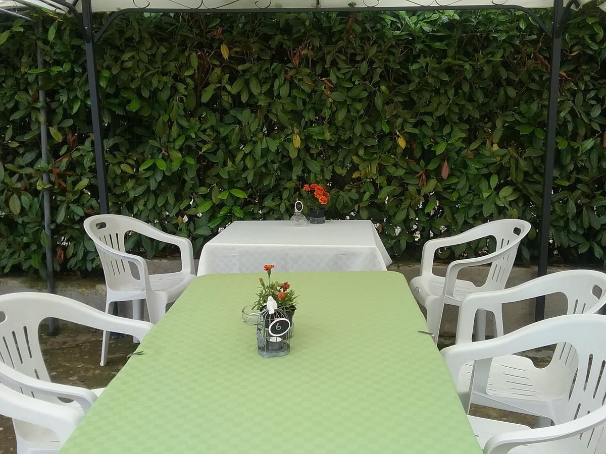 La Terrazza Del Barbaresco Panzió Neviglie Kültér fotó