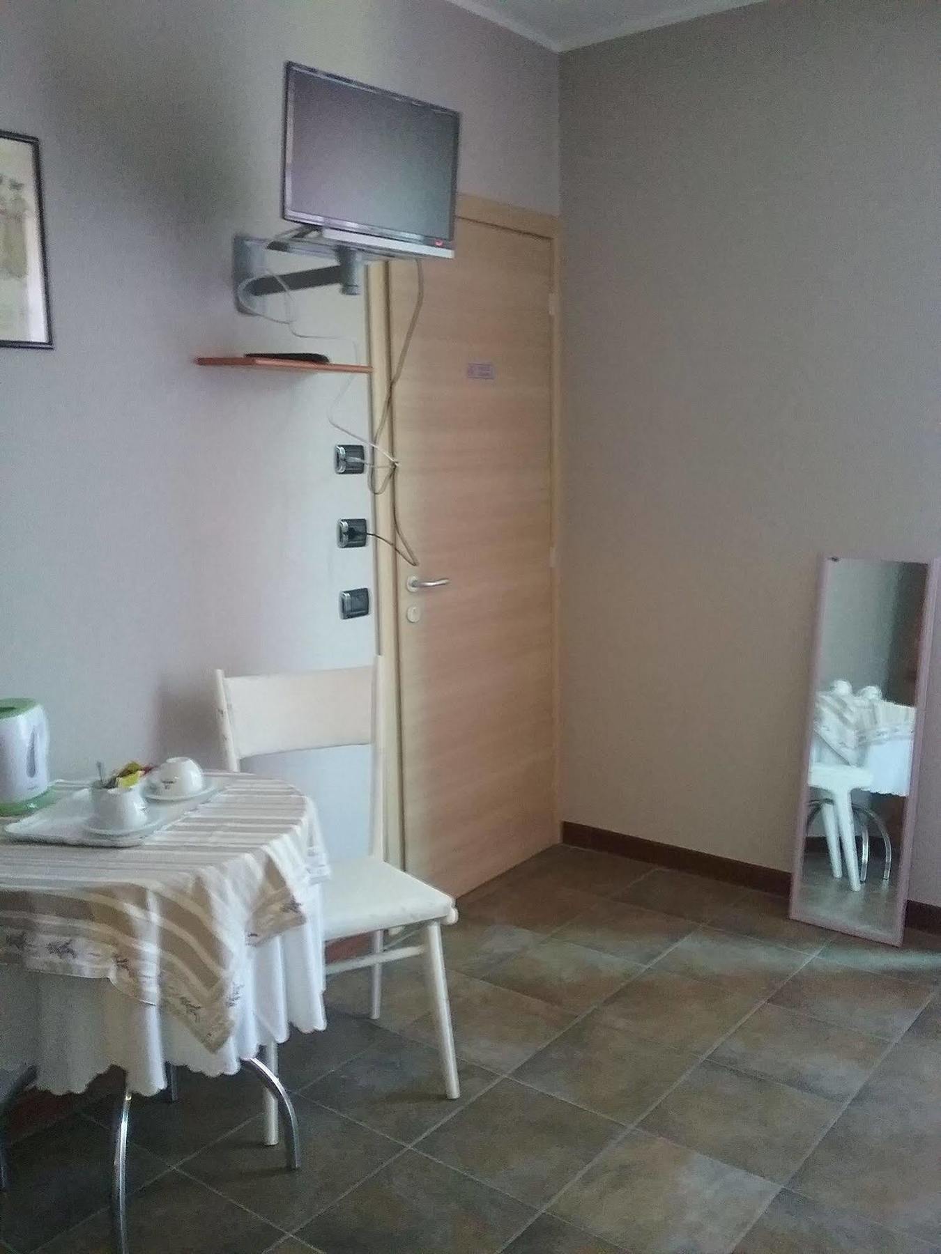 La Terrazza Del Barbaresco Panzió Neviglie Kültér fotó