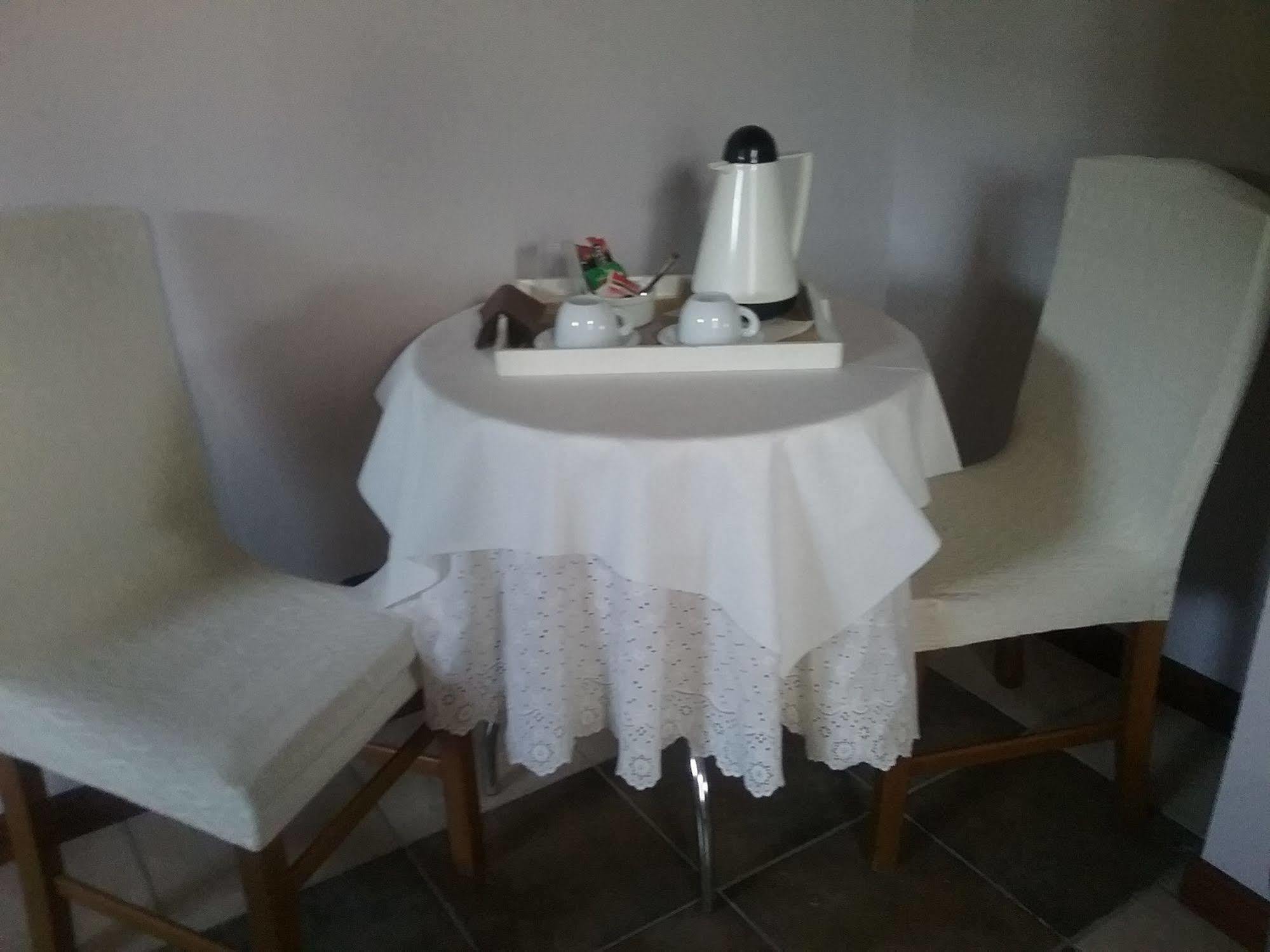 La Terrazza Del Barbaresco Panzió Neviglie Kültér fotó