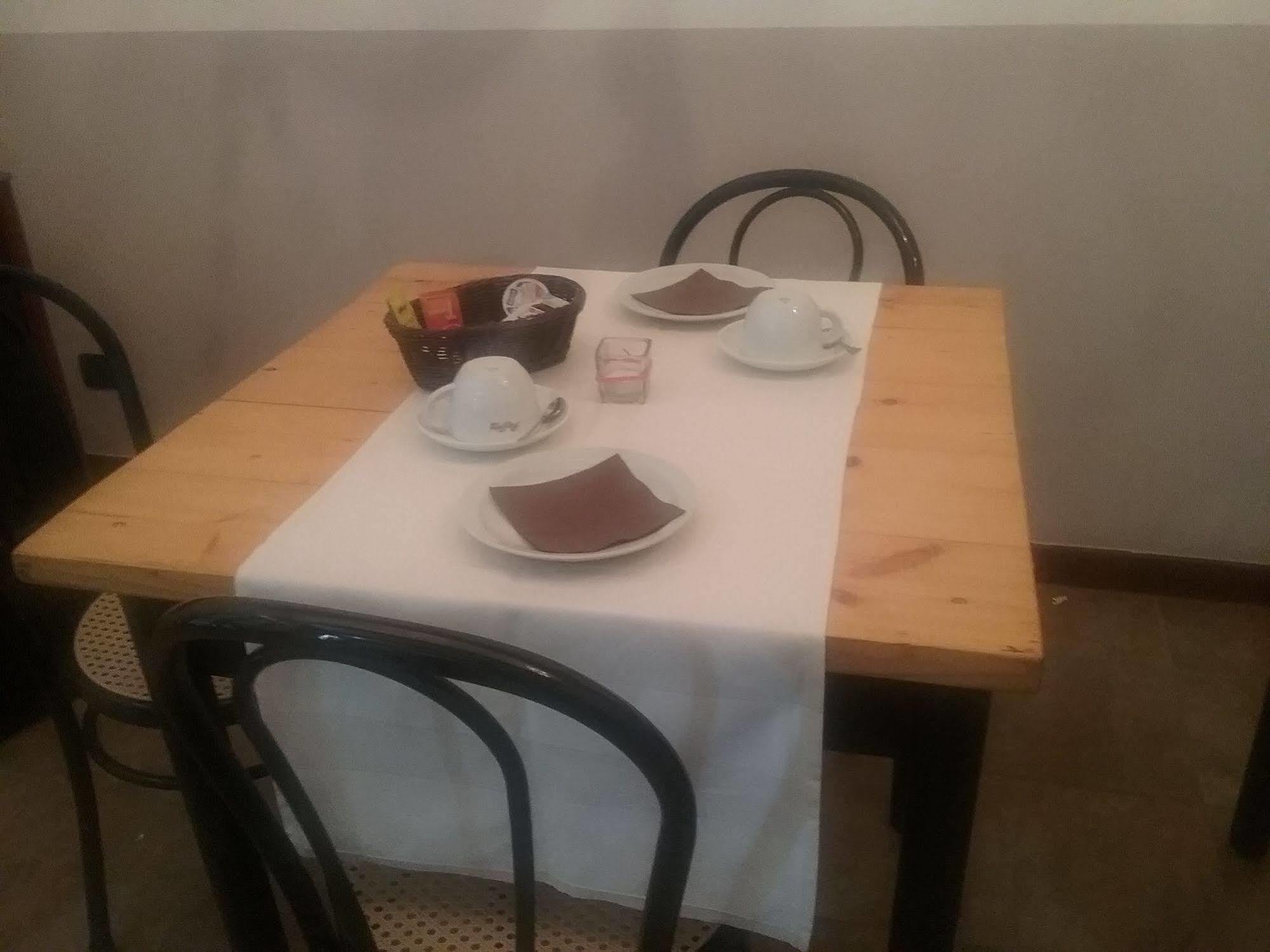La Terrazza Del Barbaresco Panzió Neviglie Kültér fotó